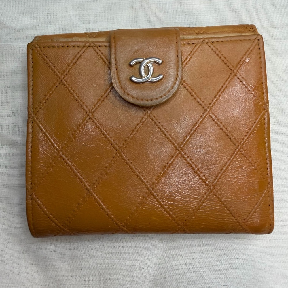 Chanel compact wallet authentic - Picture 2 of 10